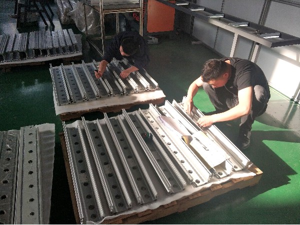 鋁材加工的基本設(shè)備有哪些？