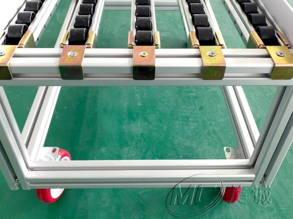 如何定制移動流利條架子？