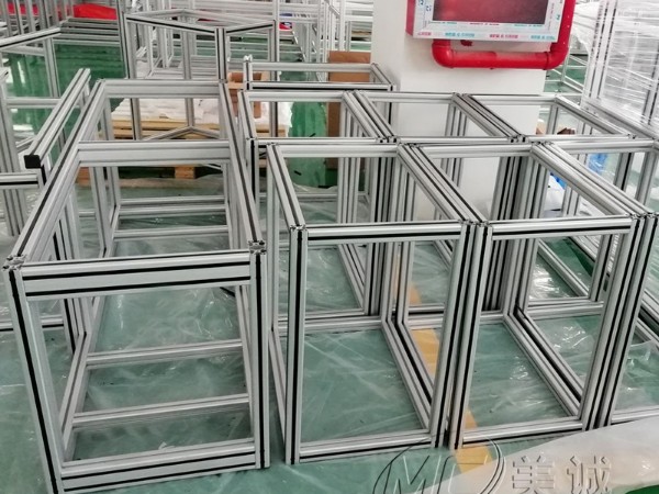 鋁型材設(shè)備機架如何選材？