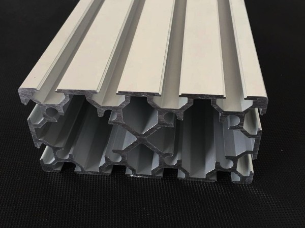 鋁型材價(jià)格競(jìng)爭(zhēng)激烈，型材廠家何去何從？